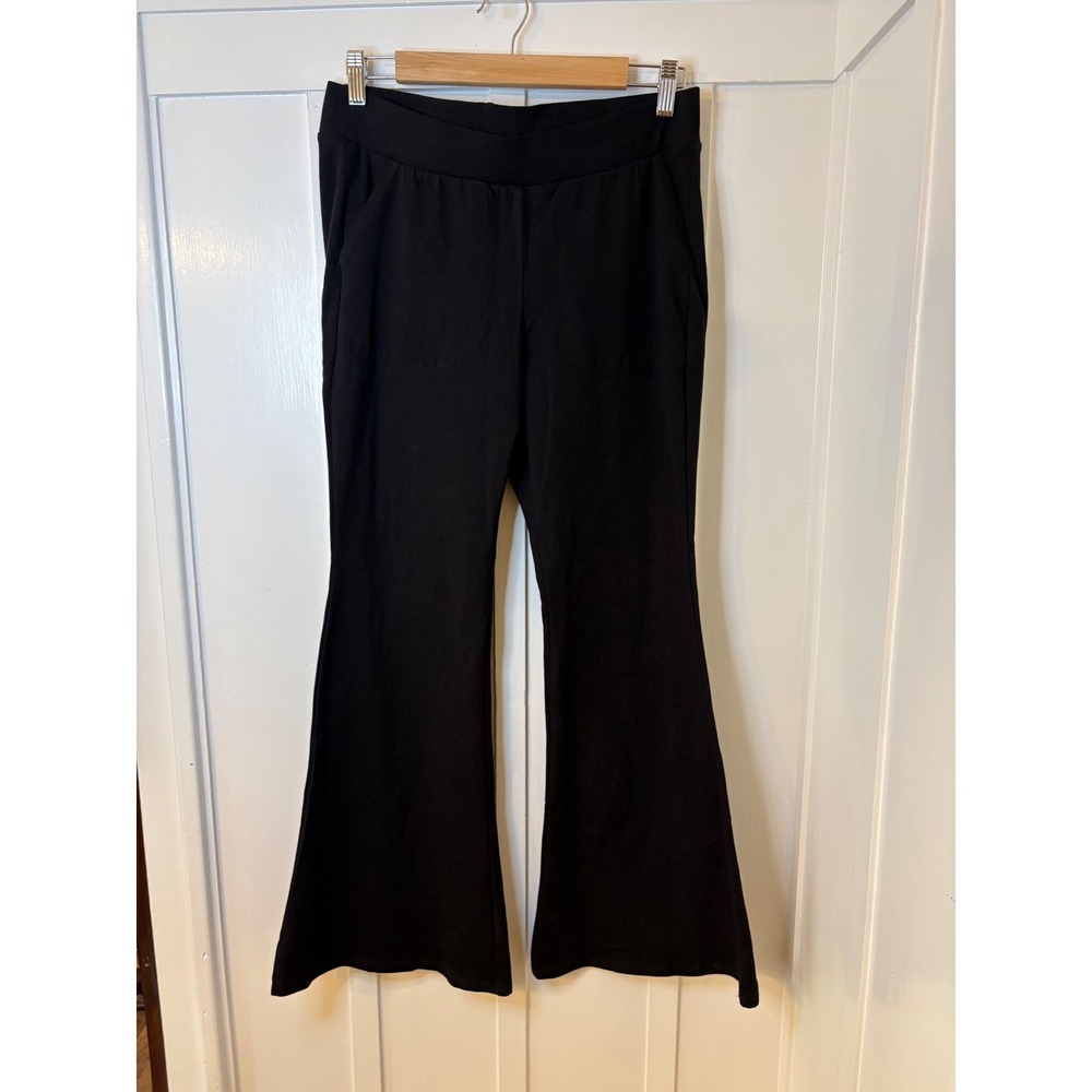 Torrid Womens Black Flare Leg Yoga Pants Plus Size 1 Pockets NWOT